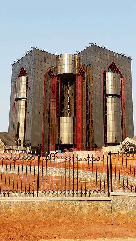 Construction du siège C.E.S. (Conseil Economique et Socia) à Yaoundé 6